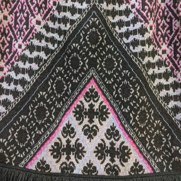 NWOT Anthropologie Sleeping on Snow fringe black & pink sweater skirt Large - Picture 4 of 10